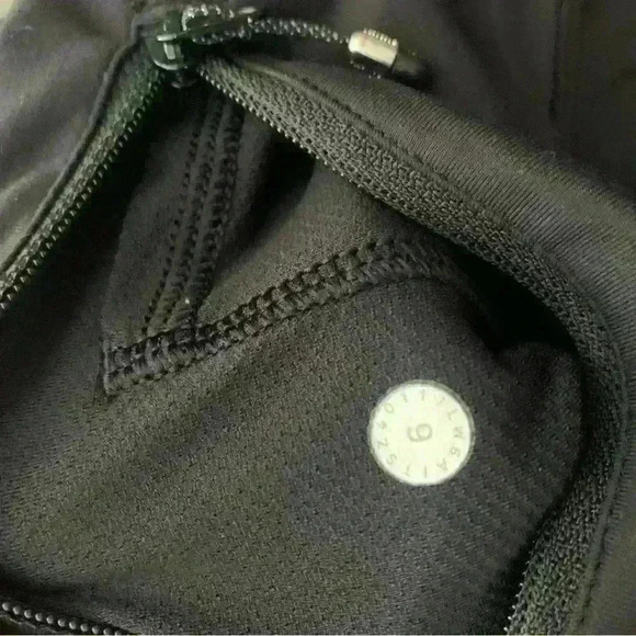 Lululemon Cropped leggings. - Picture 5 of 7